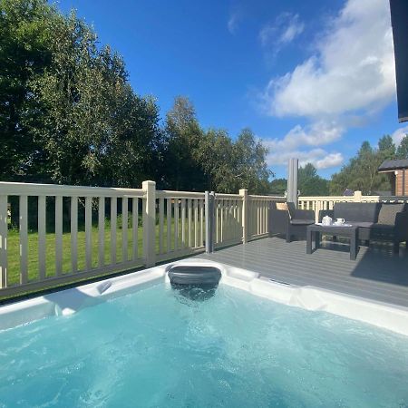 The Yorkshire Burrow Lodge With Hot Tub Εξωτερικό φωτογραφία