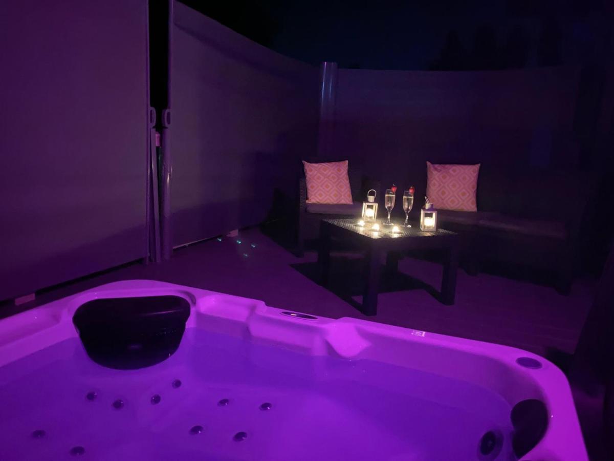 The Yorkshire Burrow Lodge With Hot Tub Εξωτερικό φωτογραφία