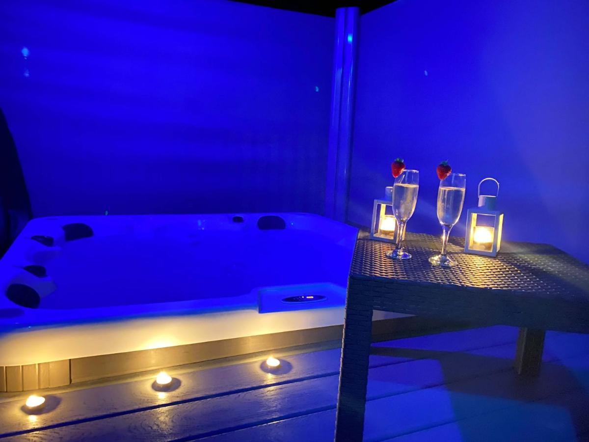 The Yorkshire Burrow Lodge With Hot Tub Εξωτερικό φωτογραφία