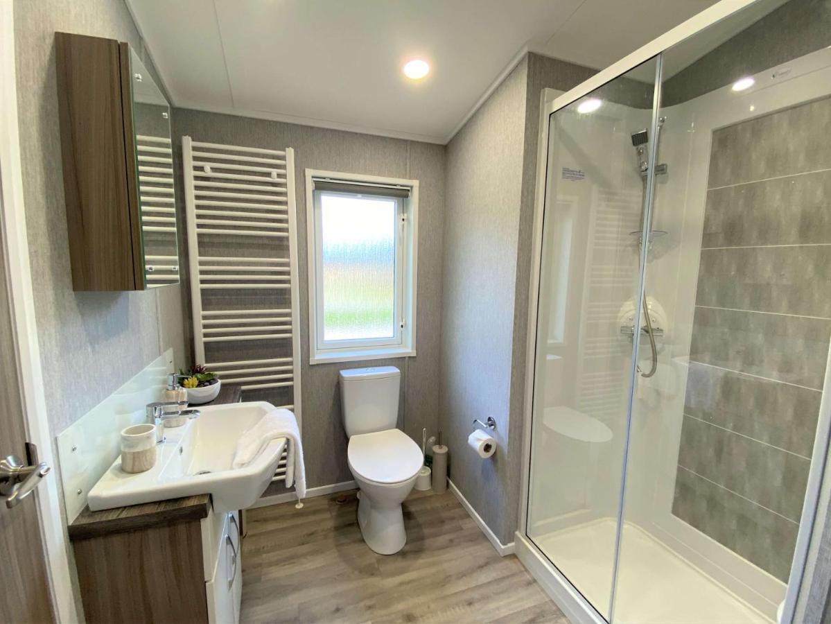 The Yorkshire Burrow Lodge With Hot Tub Εξωτερικό φωτογραφία